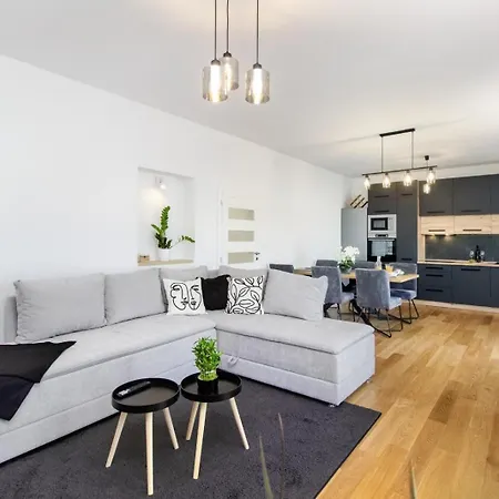 アパート Trogirski San